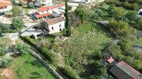 Otok Krk, Žgaljići, kamena kuća s velikom okućnicom