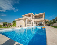 Otok Pag, Novalja - okolica, kuća s bazenom, 2. red do mora