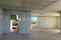 Otok Pag, plaža Perilo, trosoban stan u luksuznoj novogradnji PRVI RED