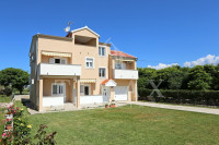 Otok Pag, Vlašići - kuća prvi red do mora 318,36 m2