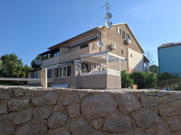 Otoki Lošinj, Veli Lošinj, stan 75 m² s balkonom i vlastitim parkingom