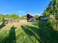 OZALJ, DONJI LOVIĆ - Građevinsko zemljište s dvije legalne nekretnine