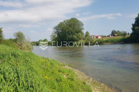 Ozalj, građevinsko zemljište 1500 m² uz rijeku Kupu, jedinstvena lokac