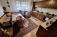 Ozalj, kuća 365 m² s gospodarskom zgradom i poslovnim prostorom