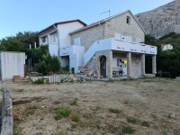 Pag- Kuća s dva apartmana- drugi red