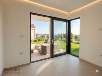 PAG - MANDRE, APARTMAN 70,75 M2, PRODAJA, VRT,  NOVO, LOKACIJA!!