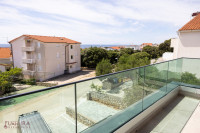 PAG - MANDRE, APARTMAN 99,95 M2, PRODAJA, POGLED, VRT, GARAŽA, LOKACIJ