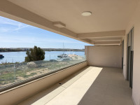 Hrvatska, Zadar, Pag-Povljana, prvi red do Mora, 2 sobni stan 74 m2 -T