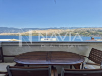 PAG, STAN 50 m2 S OTVORENIM POGLEDOM NA MORE