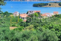 Pašman; Građevinsko zemljište 1198 m2, 700 m od mora