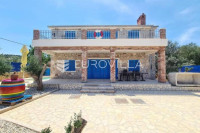 Pašman, Ždrelac, prekrasna kamena kuća s bazenom i pogledom na more