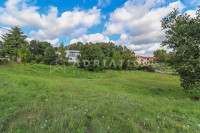 Pazin, prostrano građevinsko zemljište u mirnom naselju
