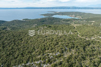 Pelješac, Nakovanj, poljoprivredno zemljište površine 17 000 m²