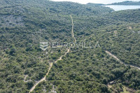 Pelješac, Nakovanj, poljoprivredno zemljište površine 3 724 m²