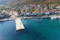 Pelješac, Trpanj, kuća uz more