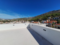 Penthouse s dva garažna mjesta, Podstrana