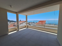 Penthouse s dva parkinga, Makarska