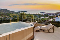 Penthouse s jacuzzijem, velikom terasom i pogledom na more, Primošten