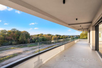 Penthouse s panoramskim pogledom i krovnom terasom