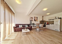 Penthouse, Podstrana, 89,50 m2 - uređen i namješten dvosoban stan