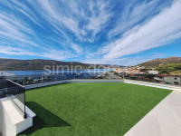 Penthouse u prvom redu do mora, Marina