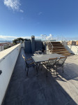 PENTHOUSE STAN S KRVONOM TERASOM I POGLEDOM NA MORE, ZADAR
