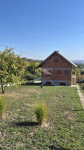 Perjavica – građevinsko zemljište 1.477 m² s kućom