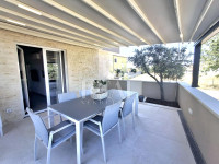 Peroj dvosoban stan u novogradnji sa terasom od 30m2!