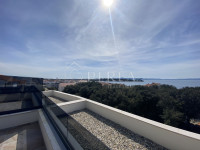 PETRČANE - luksuzni dvoetažni penthouse 50 m od mora!