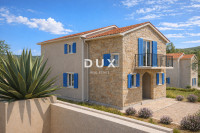 Pićan, zemljište, 530 m², dozvola, projekt kuće i bazen