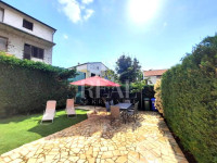 Pješćana uvala, 200m od plaže, kuća sa 3 apartmana !