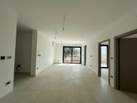 Pješčana uvala: Prekrasan stan s terasom i vrtom, 2SS, 60 m2