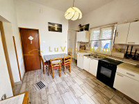 Podhum - Namješten stan (40m2) za 3 radnika, parking, blizina ind.Zone