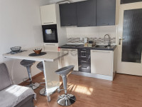 Podmurvice, dobro opremljena i uređena garsonjera, blizina fakulteta,