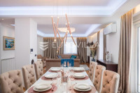 Podstrana, luksuzno opremljena vila za najam ( kino dvorana, sportski