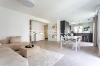 Podstrana, Strožanac, odličan trosoban stan s bazenom ukupne neto povr