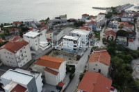 Podstrana , Strožanac, odlična samostojeća kuća – šest stambenih jedin