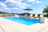 POLAČA - moderna vila sa bazenom 300 m2!
