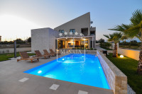 Poljica Brig - Luksuzna villa s bazenom, okružena prirodom! 1.500.000€
