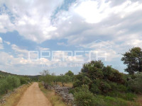 Poljoprivredna parcela 829m2 s dobrim pristupom,  Ilovica, Vinišće