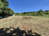 Poljoprivredno zemljište Juršići – 875 m2,  pristupni put 80 m2, ulaz