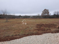 Poljoprivredno zemljište na odličnoj lokaciji