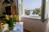 Poluotok, stan 27m2 1.red do mora