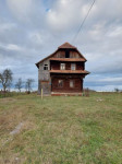 Popovača (Osekovo), Drvena kuća na parceli 7115 m², KULTURNO DOBRO