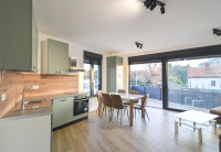 Poreč, 2soban stan u prizemlju s terasom 400 metara do mora