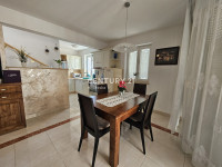 POREČ, DVOSOBAN STAN S GARAŽOM, 800 M OD MORA,  POGLED MORE