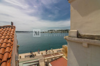 Poreč - jedinstven stan u gradu, prvi red do mora