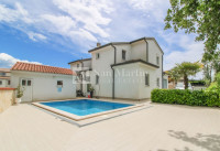 POREČ, Kuća 3 spavaće sobe s bazenom