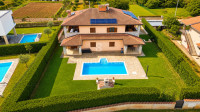POREČ, kuća s 4 apartmana i bazenom