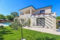 Poreč- kuća s 4 spavaće sobe na odličnoj lokaciji